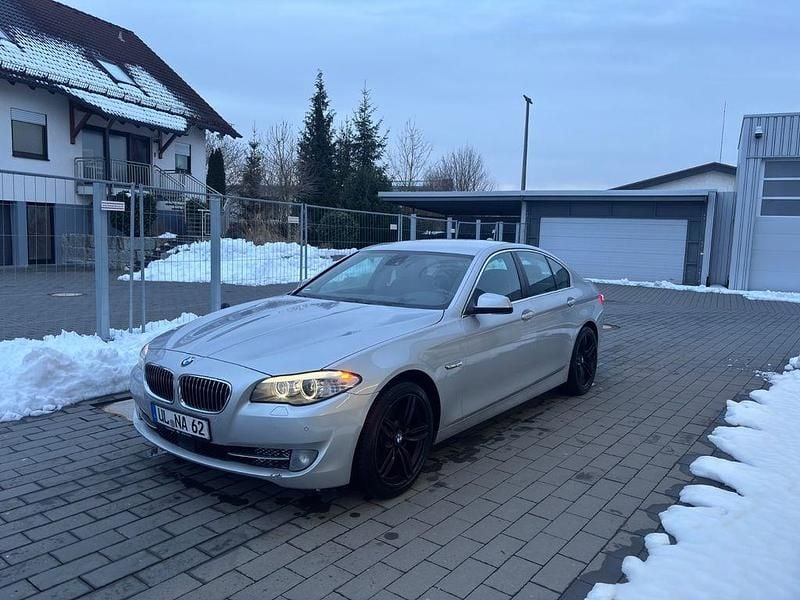 Silber Gebraucht 2012 BMW 535 Limousine | 15.400 € (Fairer Preis) - Bild 1/4