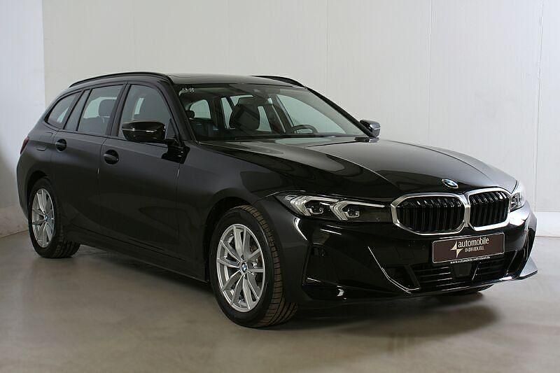 Gebraucht BMW 320 190 PS (139 kW) 2024 Saphirschwarz met. Kombi