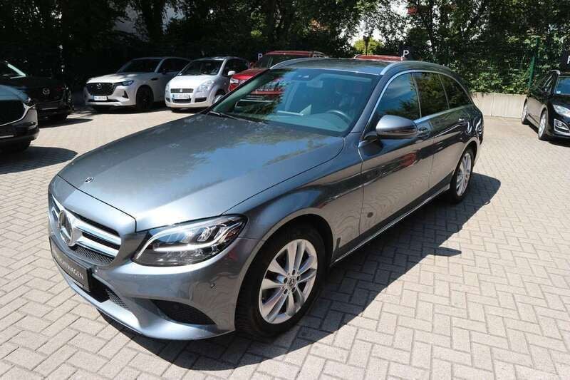 Grau Gebraucht 2018 Mercedes C180 Kombi | 18.490 € (Fairer Preis) - Bild 1/4