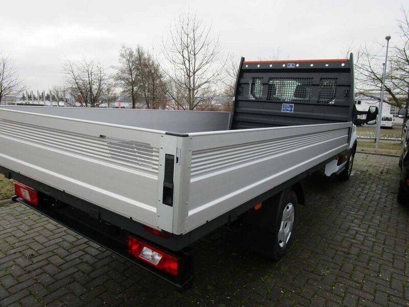 Gebraucht Ford Transit Trend 131 PS (96 kW) 2024 Weiß Van / Kleinbus