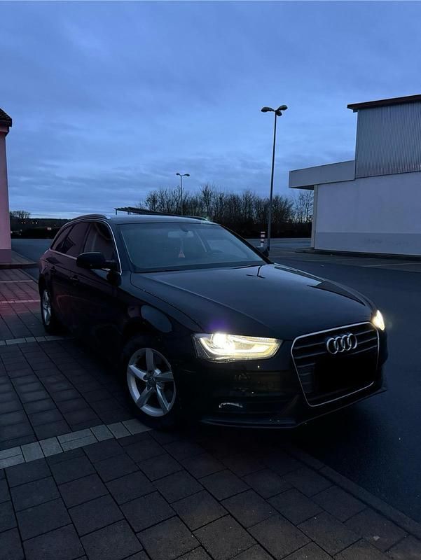 Gebraucht Audi A4 143 PS (105 kW) 2012 Schwarz Kombi