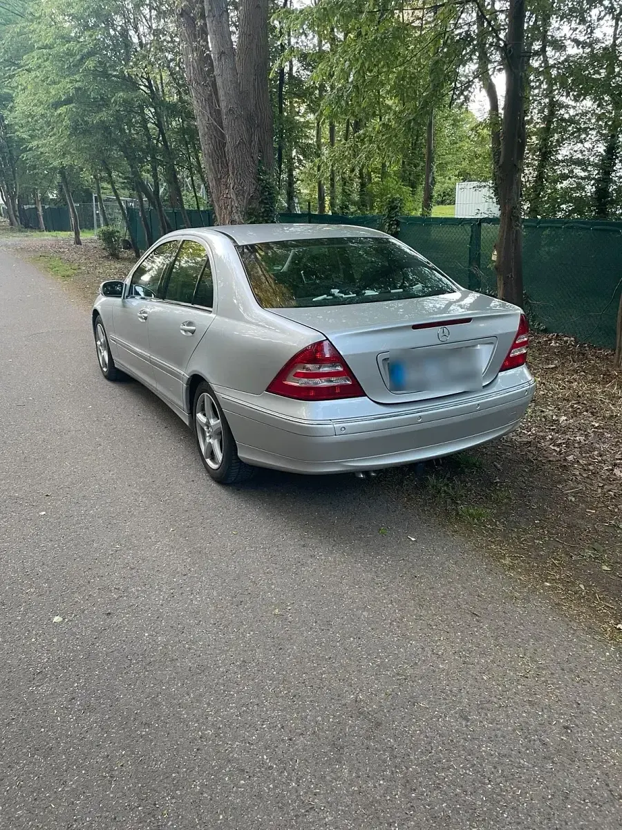 Gebraucht Mercedes 180 Elegance 143 PS (105 kW) 2004 Silber Limousine