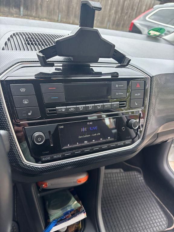 Second-hand VW e-up! 61 kW (83 CP) 2020 Alb Hatchback