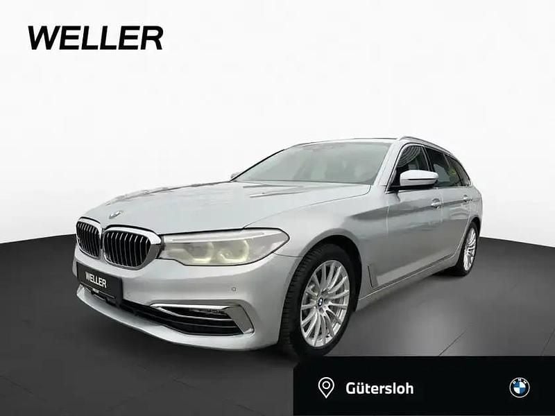 Glaciersilber (silber) Gebraucht 2019 BMW 530 Luxury Line Kombi | 33.333 € (Guter Preis) - Bild 1/4