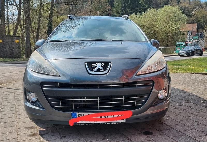 Gebraucht Peugeot 207 Premium 111 PS (81 kW) 2012 Grau Kombi