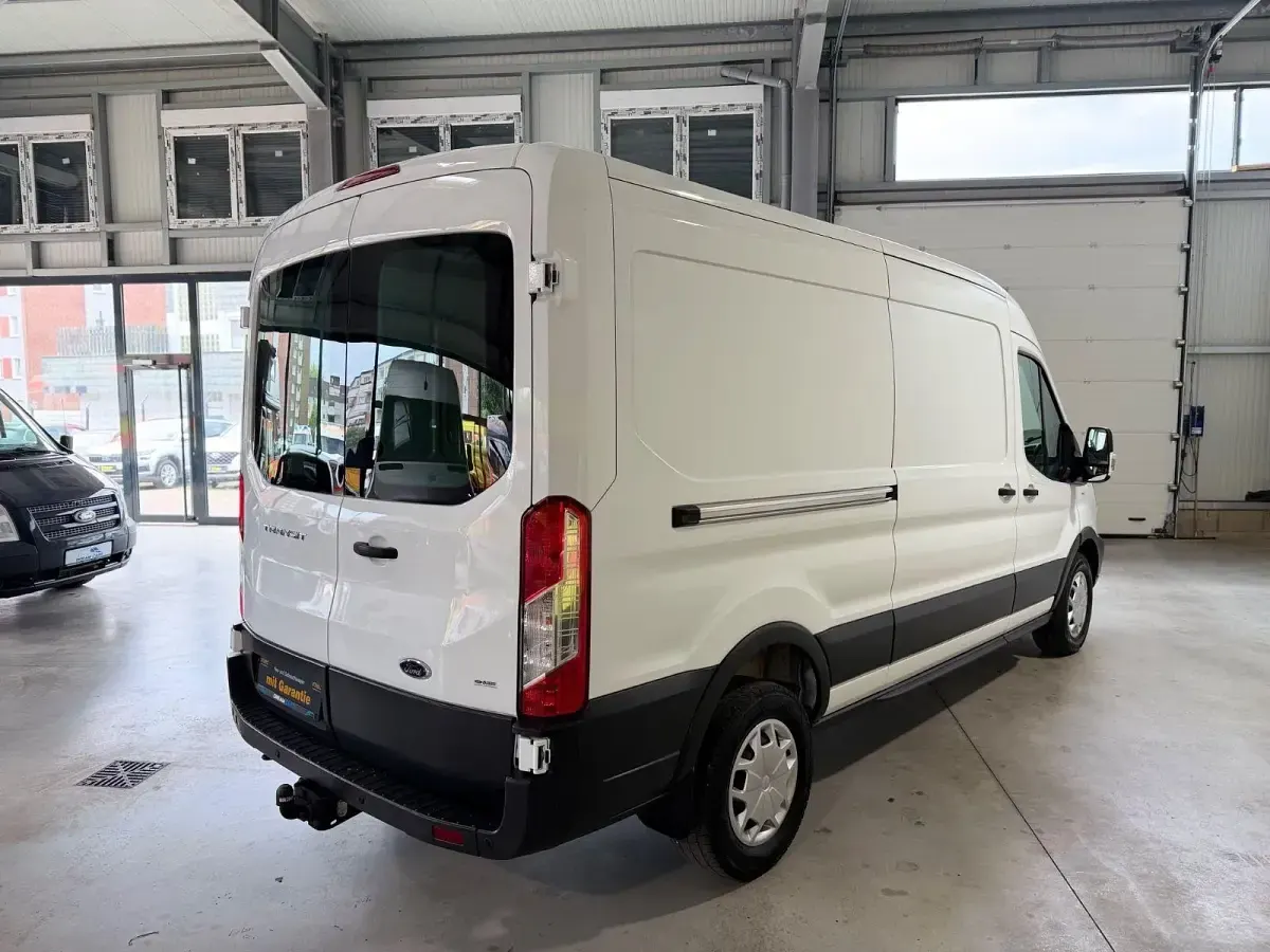 Używany Ford Transit Trend 131 KM (96 kW) 2018 Biały Minivan