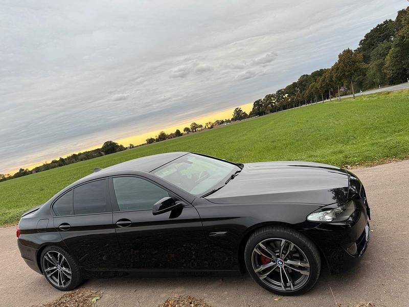 Gebraucht BMW 520 184 PS (135 kW) 2013 Schwarz Limousine