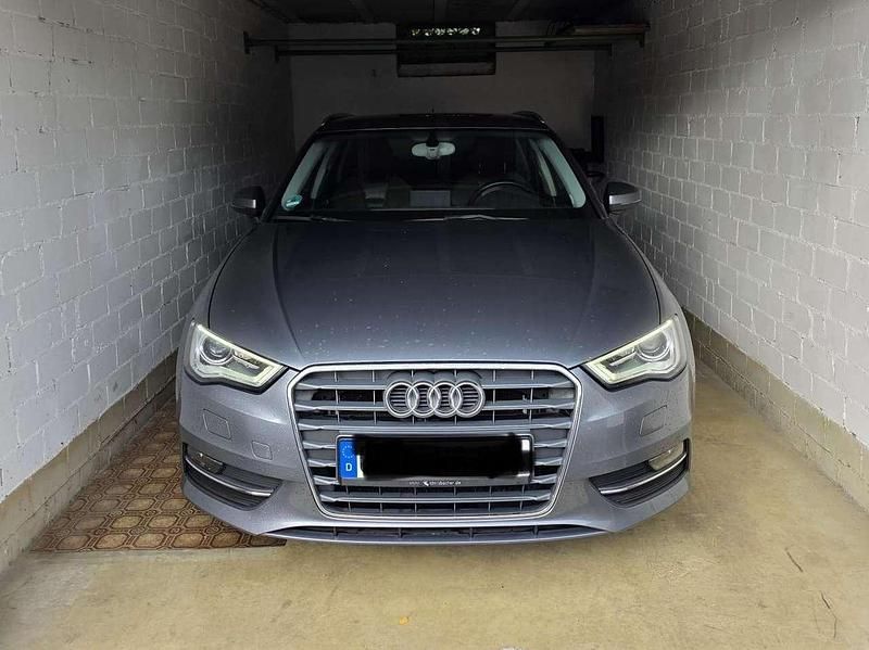 Grau Gebraucht 2014 Audi A3 Sportback Kleinwagen | 11.600 € (Guter Preis) - Bild 1/4