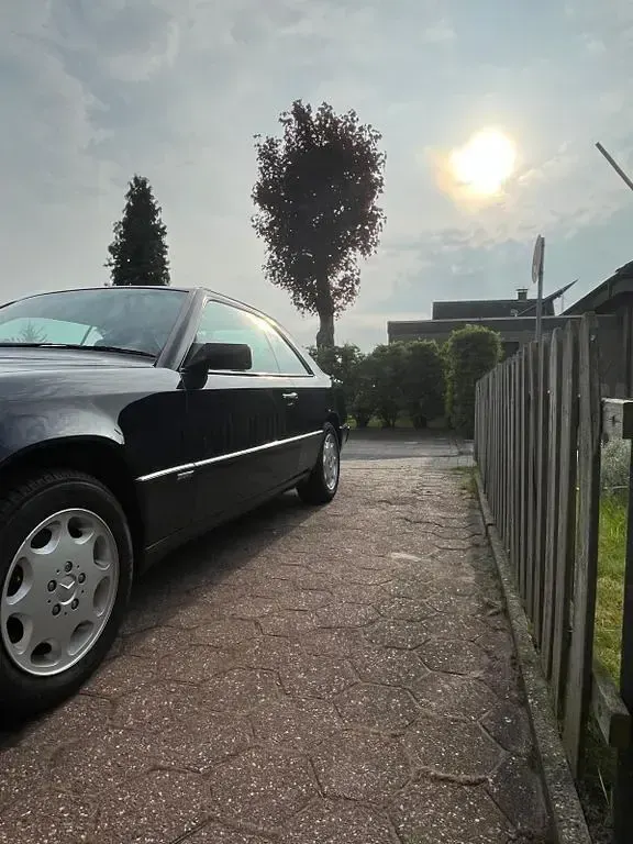 Gebraucht Mercedes 230 Sportline 131 PS (96 kW) 1992 Blau Coupé
