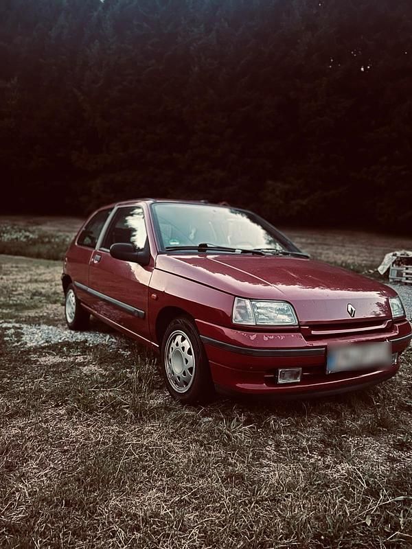 Rot Gebraucht 1994 Renault Clio Kleinwagen | 1.200 € - Bild 1/4