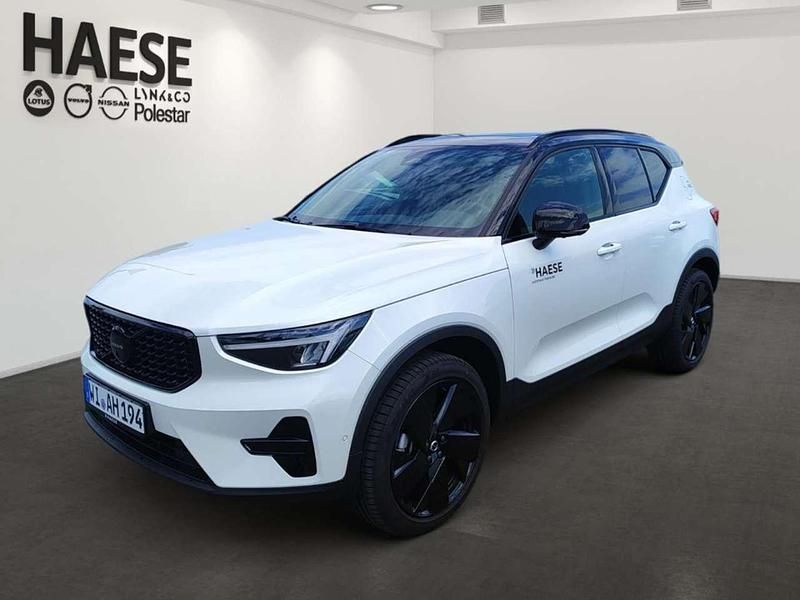 Crystal white / metallic Gebraucht 2025 Volvo XC40 Ultra SUV | 41.990 € (Teuer) - Bild 1/4