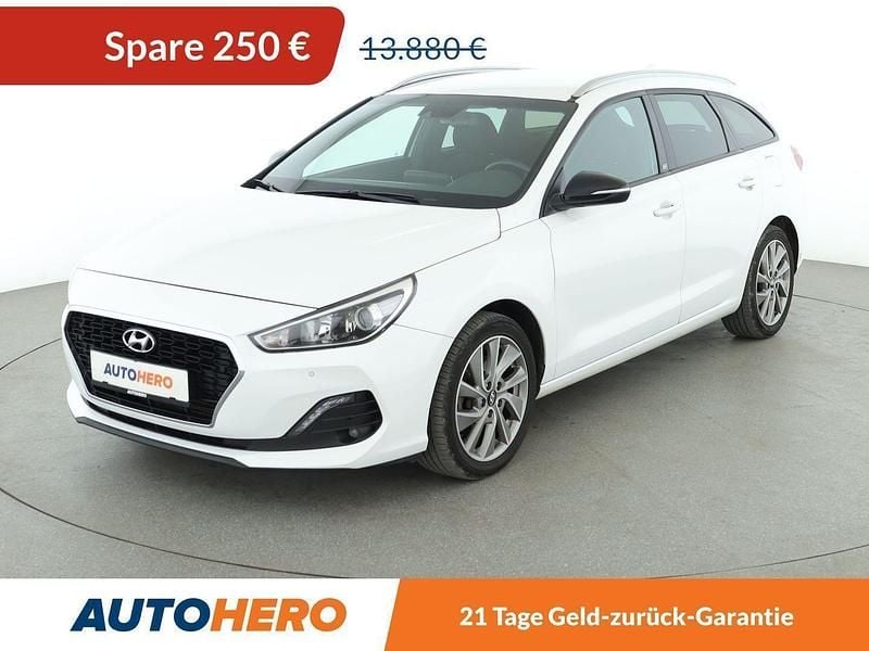 Weiß Gebraucht 2018 Hyundai i30 Passion Plus Kombi | 13.630 € (Fairer Preis) - Bild 1/3
