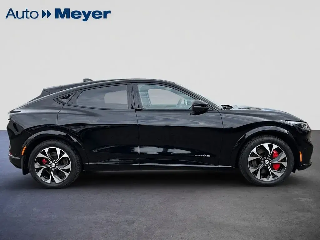 Usata Ford Mustang Mach-E 197 kW (269 CV) 2021 Nero SUV