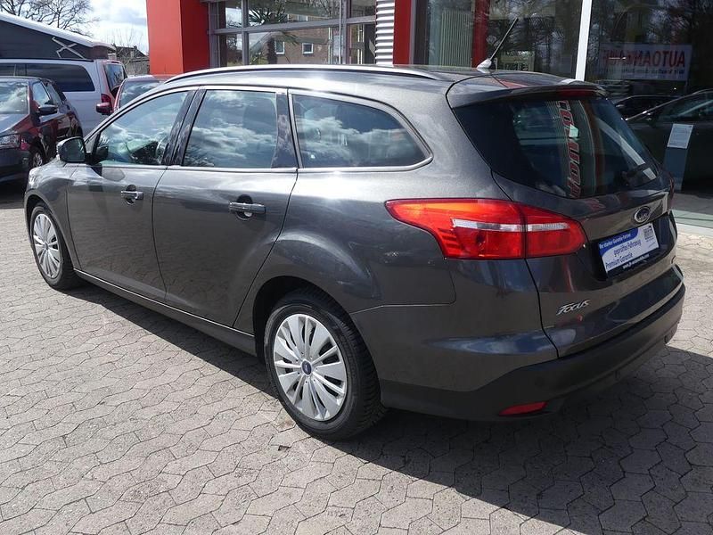 Gebraucht Ford Focus Business Edition 125 PS (91 kW) 2018 Grau Limousine