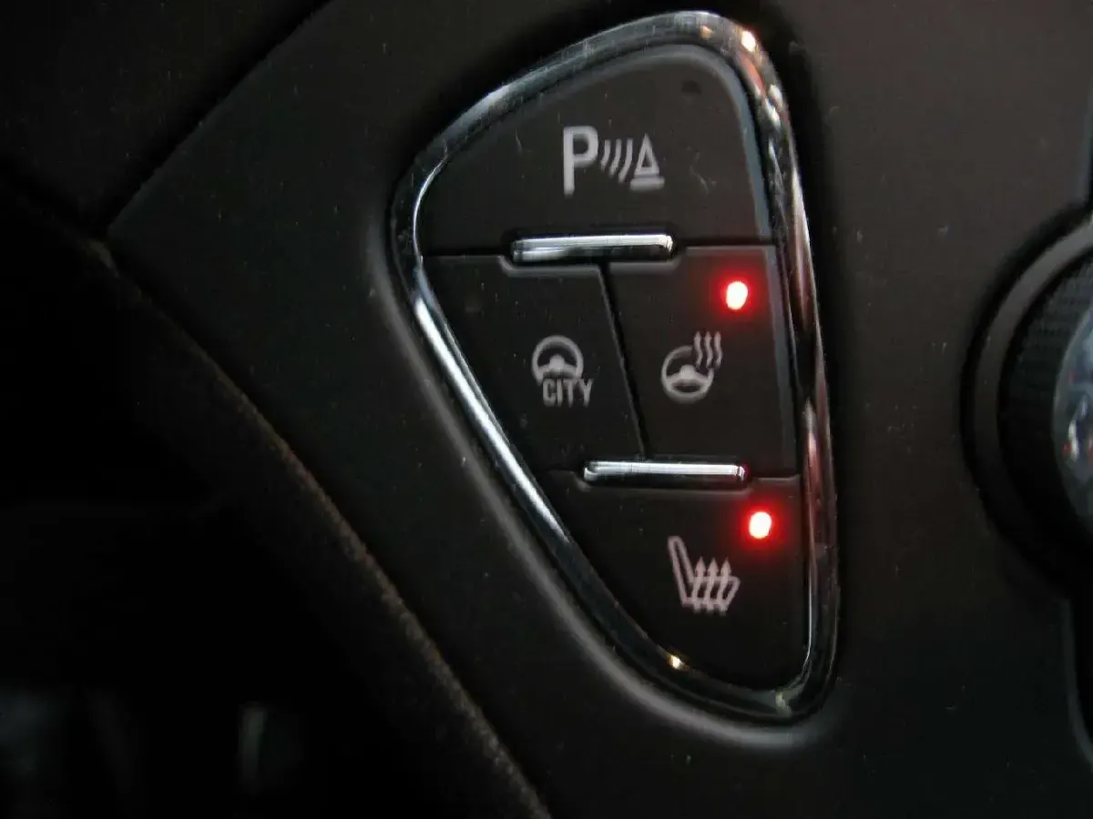 Gebraucht Opel Corsa Edition 69 PS (50 kW) 2015 Schwarz Kleinwagen