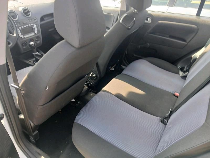 Gebraucht Ford Focus 110 PS (80 kW) 2009 Weiß Kleinwagen