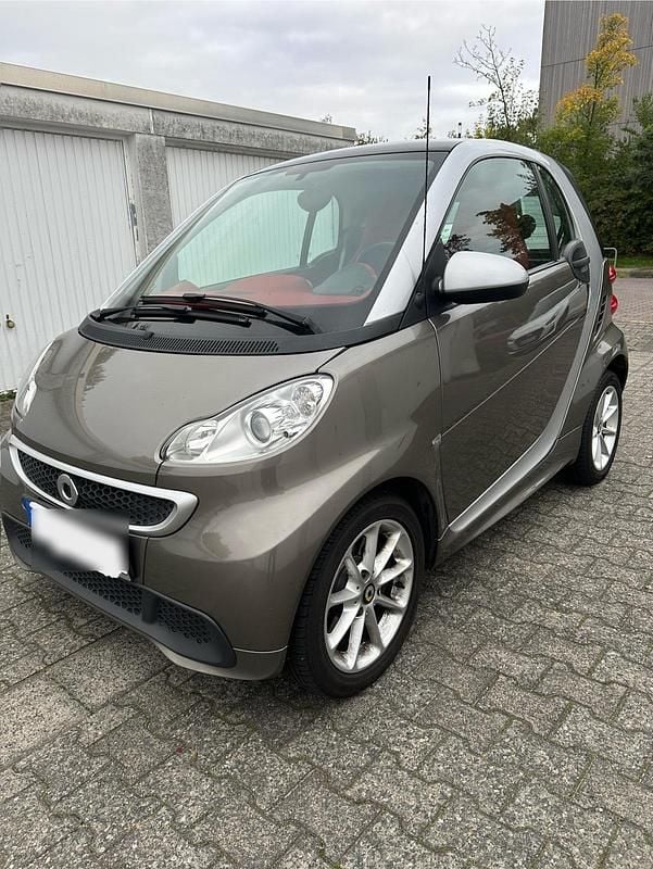 Braun Gebraucht 2013 Smart ForTwo Coupé Kleinwagen | 4.200 € (Fairer Preis) - Bild 1/4