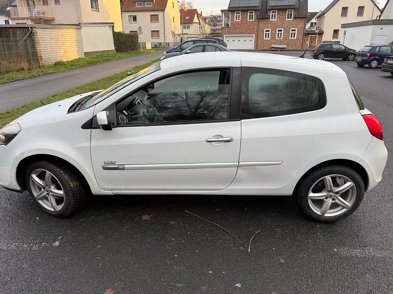 Gebraucht Renault Clio III 75 PS (55 kW) 2009 Weiß Kleinwagen