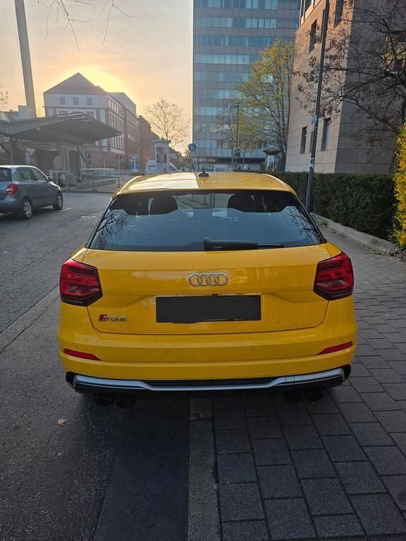 Gebraucht Audi SQ2 Ambiente 300 PS (220 kW) 2019 Gelb SUV