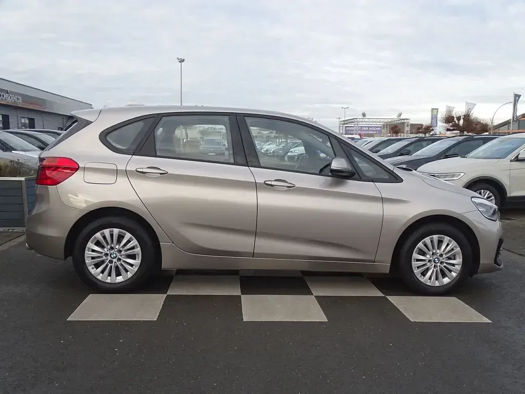 Gebraucht BMW 220 Active Tourer Advantage 190 PS (139 kW) 2021 Beige Van / Kleinbus