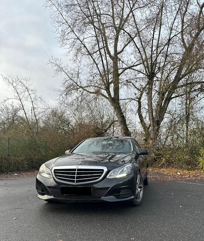 Gebraucht Mercedes E200 136 PS (100 kW) 2015 Schwarz Limousine