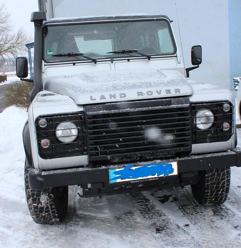 Silber Gebraucht 2012 Land Rover Defender SUV | 29.500 € - Bild 1/4