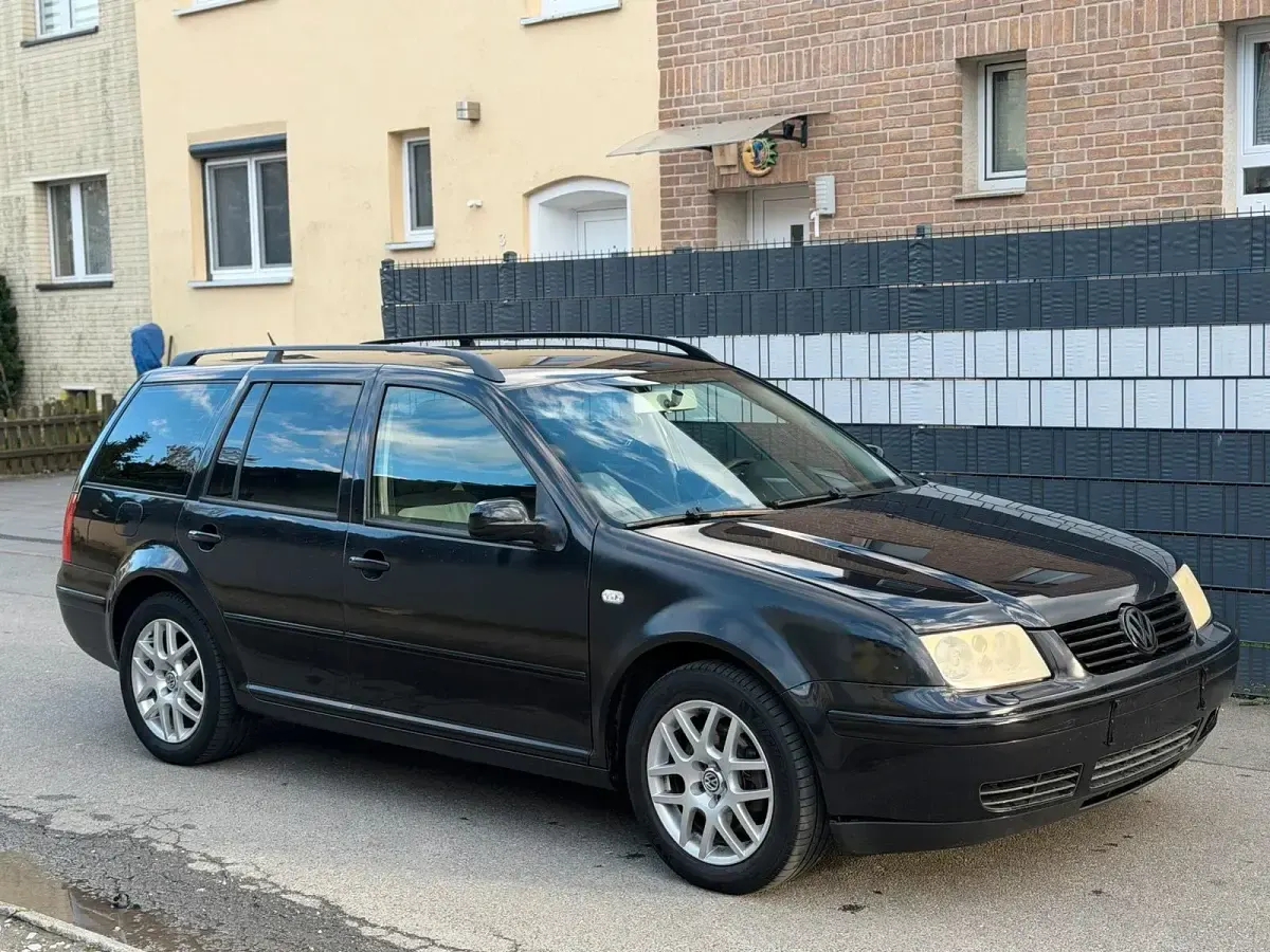 Gebraucht VW Bora 131 PS (96 kW) 2003 Schwarz Kombi