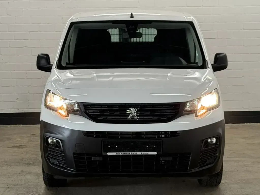 Gebraucht Peugeot Partner 102 PS (75 kW) 2021 Lack weiss banquise/typ aussen Van / Kleinbus