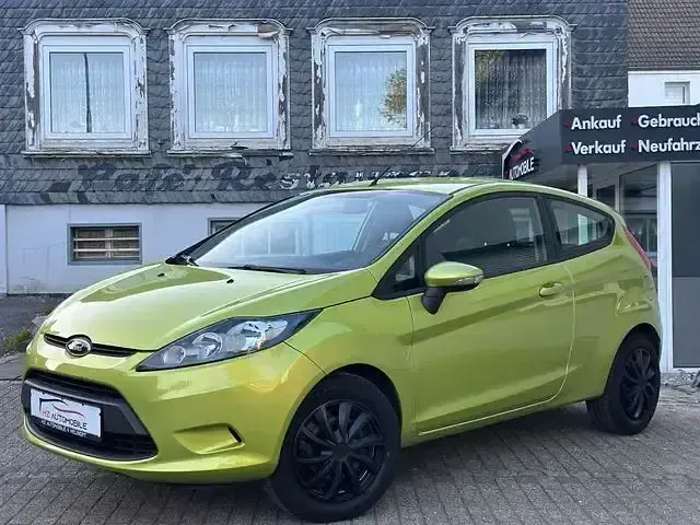 Gebraucht Ford Fiesta Trend 60 PS (44 kW) 2012 Grün Limousine