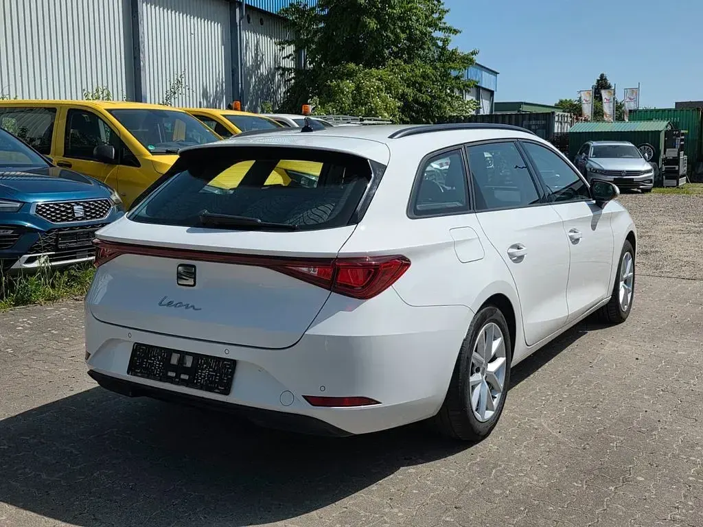 Gebraucht Seat Leon Style 150 PS (110 kW) 2022 Weiß Limousine