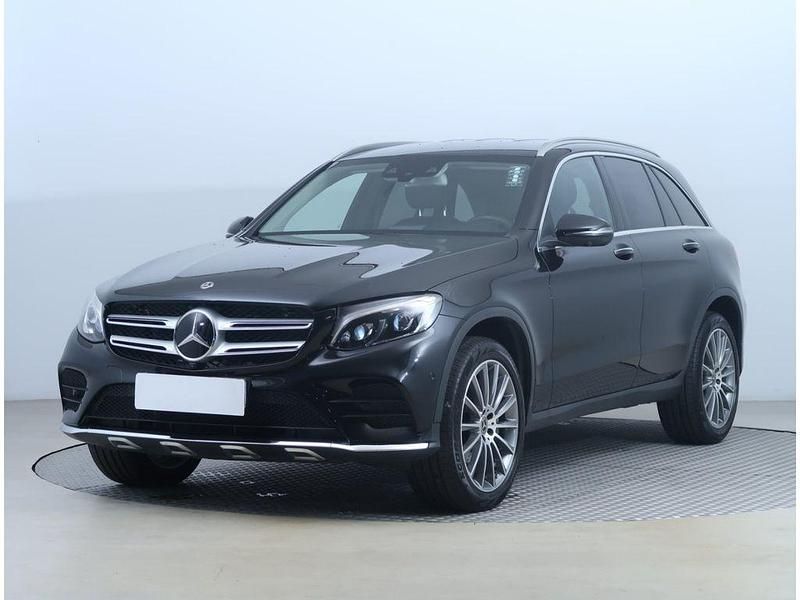 Schwarz Gebraucht 2019 Mercedes GLC250 AMG line SUV | 36.490 € (Fairer Preis) - Bild 1/4