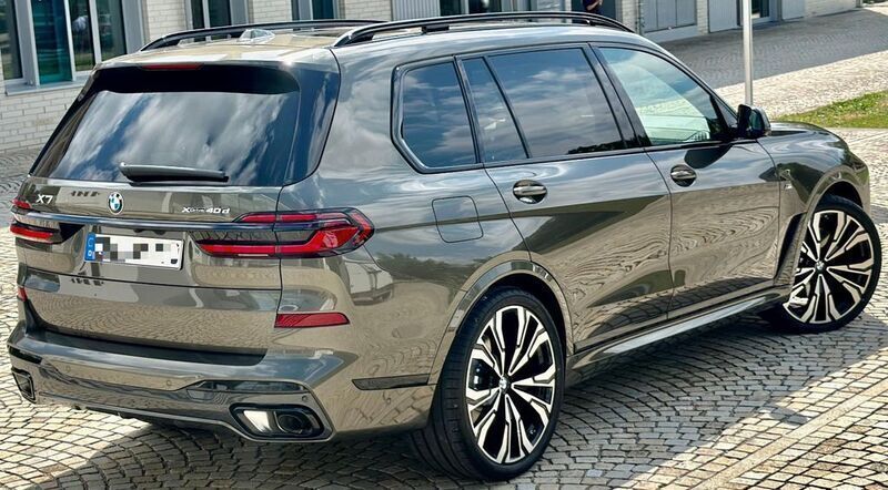 Gebraucht BMW X7 M Sport 352 PS (258 kW) 2023 SUV