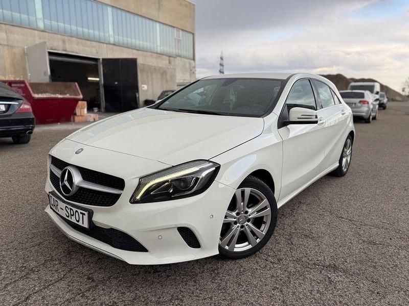 Gebraucht Mercedes A160 102 PS (75 kW) 2016 Weiß Limousine