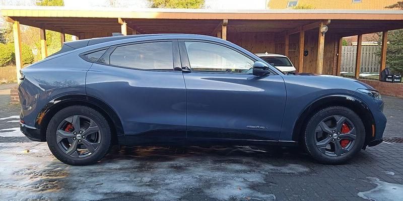 Gebraucht Ford Mustang Mach-E Premium 258 kW (351 PS) 2021 Blau SUV