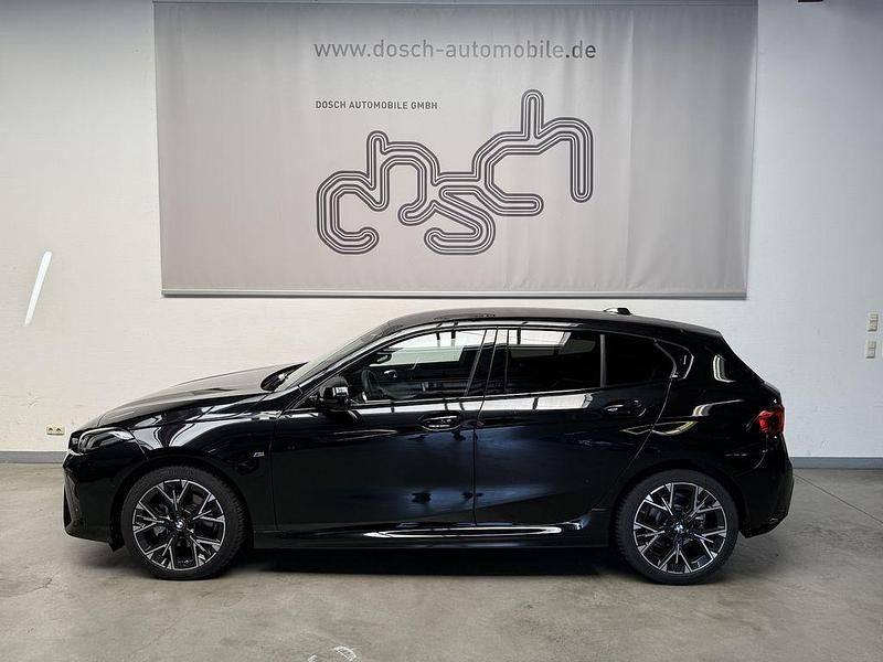 Gebraucht BMW 118 M Sport 150 PS (110 kW) 2025 Black sapphire Kleinwagen