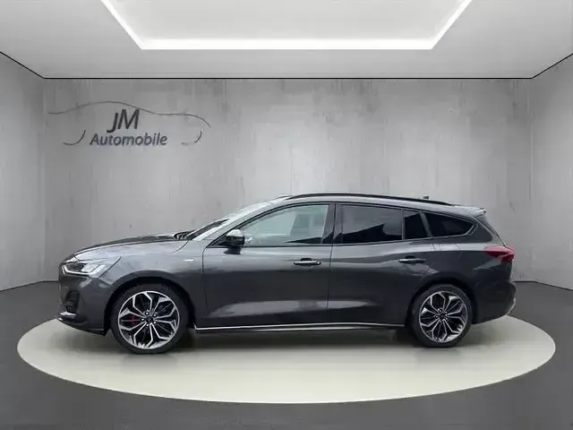Gebraucht Ford Focus ST-Line 155 PS (114 kW) 2023 Grau Kombi