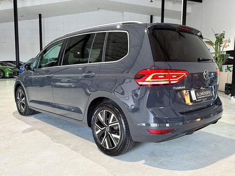 Gebraucht VW Touran Highline 150 PS (110 kW) 2021 Grau Van / Kleinbus