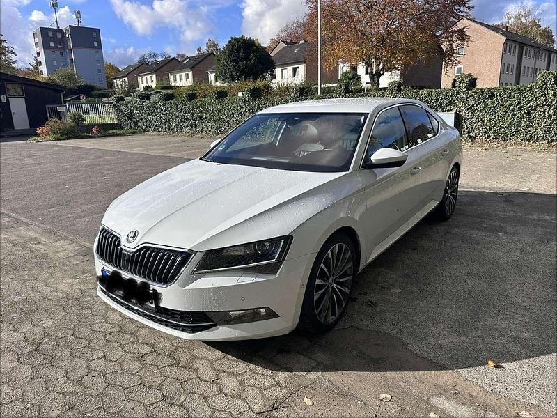 Gebraucht Skoda Superb LAURIN & KLEMENT 190 PS (139 kW) 2015 Limousine