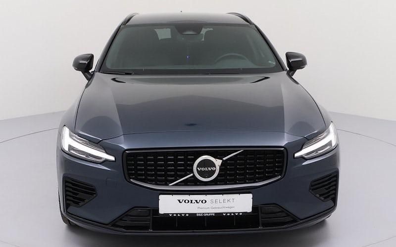 Gebraucht Volvo V60 Plus 350 PS (257 kW) 2025 Blau Kombi