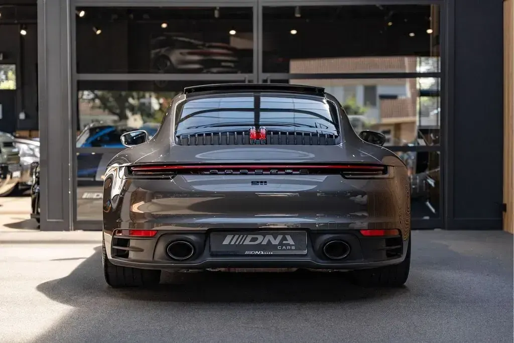 Gebraucht Porsche 992 451 PS (331 kW) 2020 Grau Coupé