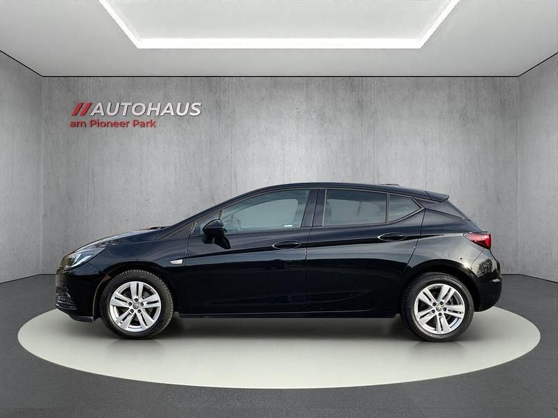Gebraucht Opel Astra Dynamic 110 PS (80 kW) 2017 Schwarz Limousine
