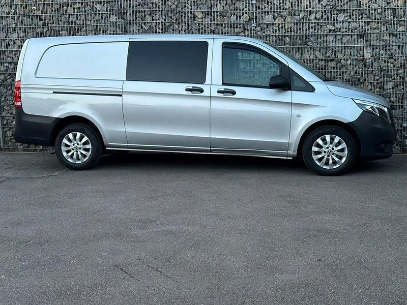 Gebraucht Mercedes Vito 163 PS (119 kW) 2018 Silber Van