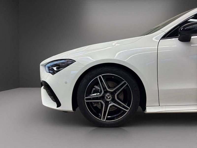 Gebraucht Mercedes CLA200 Shooting Brake AMG 163 PS (119 kW) 2024 Unilack polarweiß Kombi
