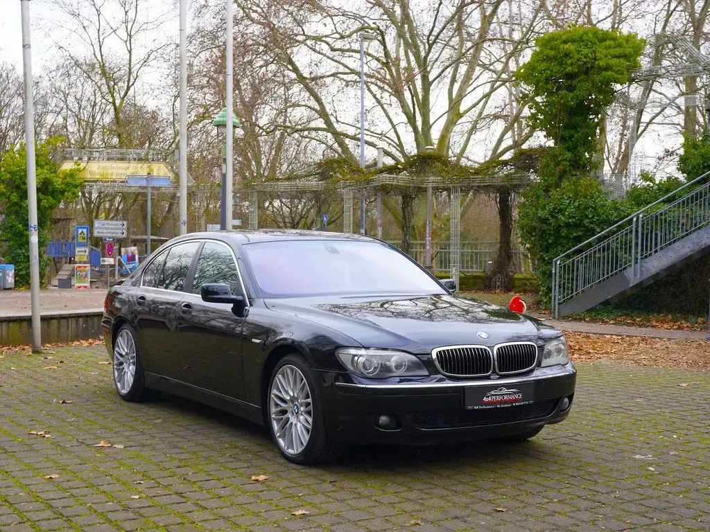 Second-hand BMW 750 Performance 367 CP (269 kW) 2006 Albastru Berlinǎ