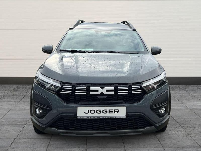 Neu Dacia Jogger Expression 141 PS (103 kW) 2025 Grau Van / Kleinbus