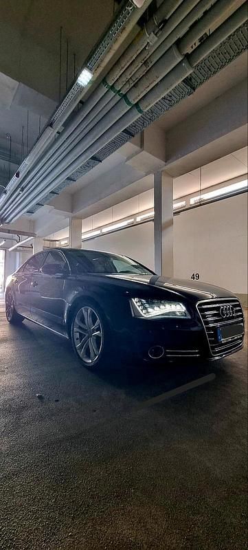 Braun Gebraucht 2012 Audi A8 Limousine | 18.500 € - Bild 1/4