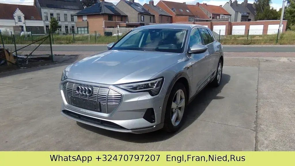 Gebraucht Audi e-tron 300 kW (408 PS) 2022 Silber SUV