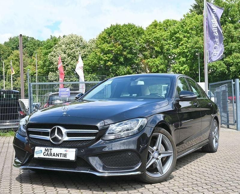 Schwarz Gebraucht 2017 Mercedes C200 AMG line Limousine | 18.689 € (Guter Preis) - Bild 1/4