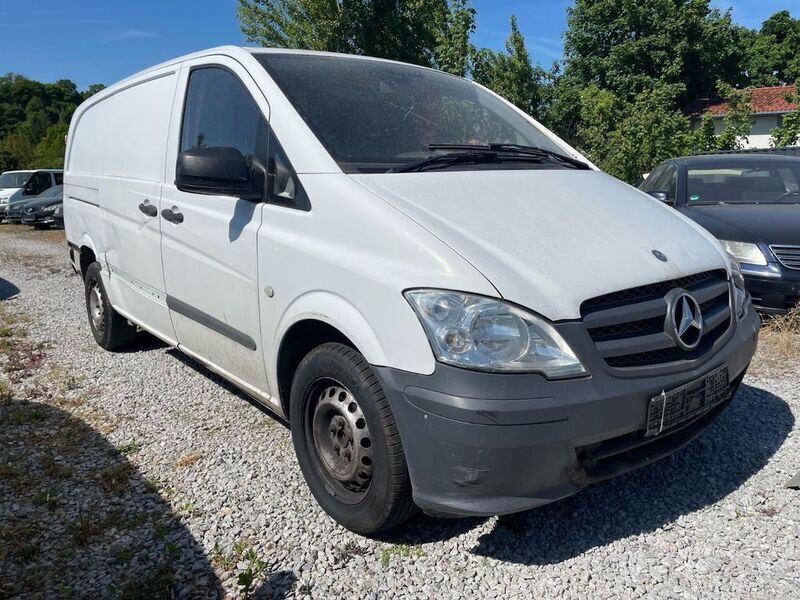 Weiß Gebraucht 2014 Mercedes Vito Van / Kleinbus | 2.999 € - Bild 1/4