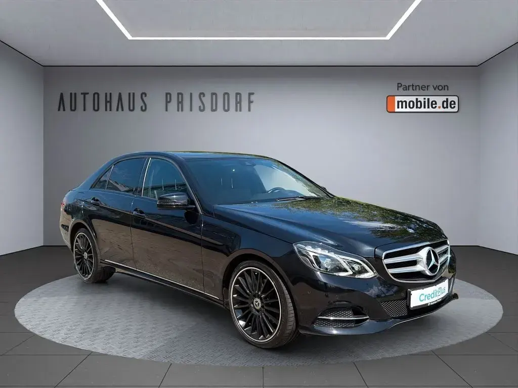 Gebraucht Mercedes E250 211 PS (155 kW) 2015 Schwarz Limousine
